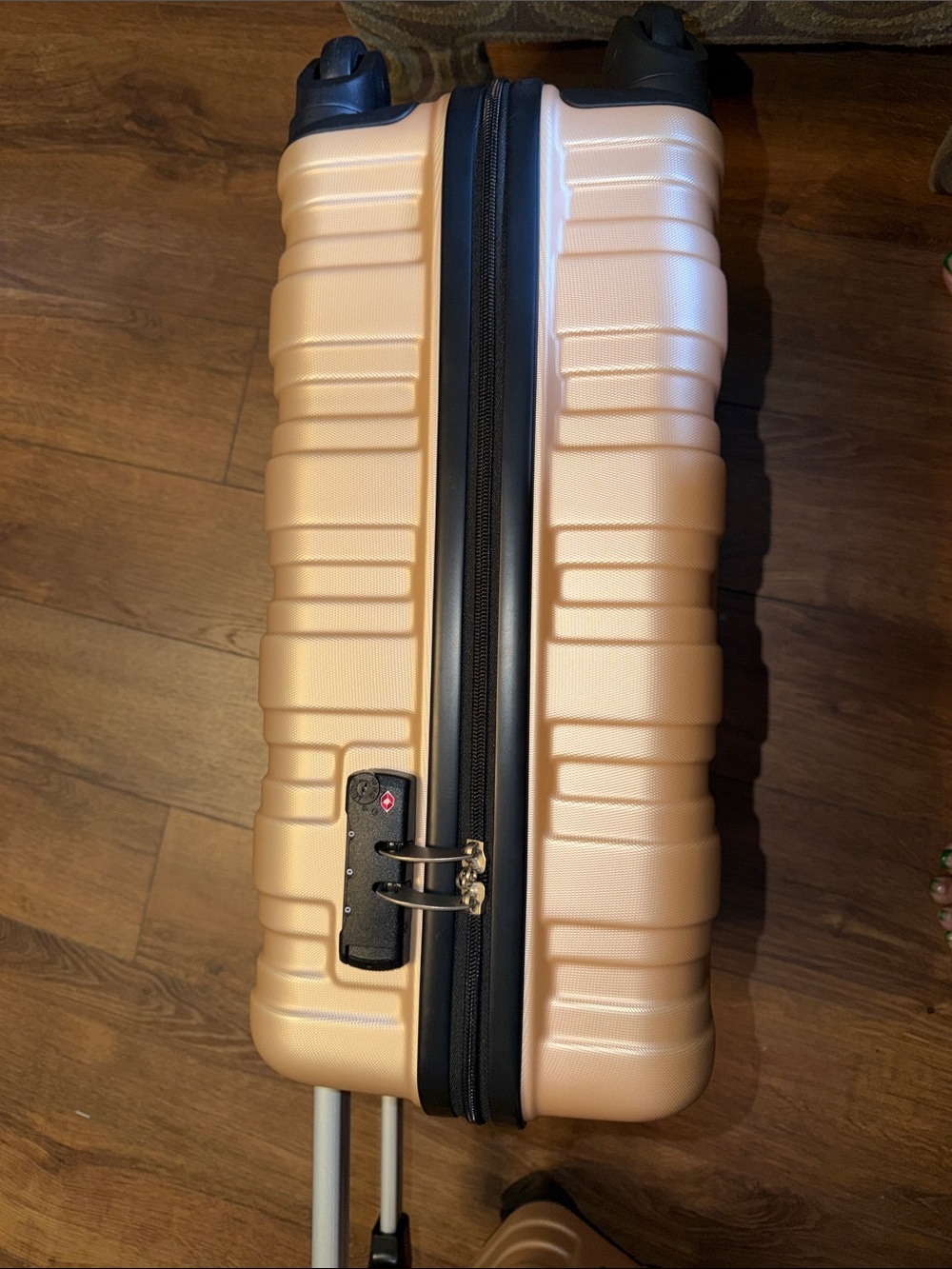Women's Travel Carry-On Hardshell Suitcase in Rose Gold 20inch - Picture 6 of 7